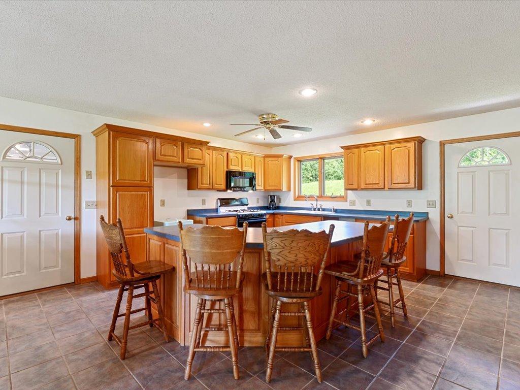 2004 single family home for sale at 17741 River Road in Crosby, MN — 2 bed, 2 bath (photo 6 of 46)