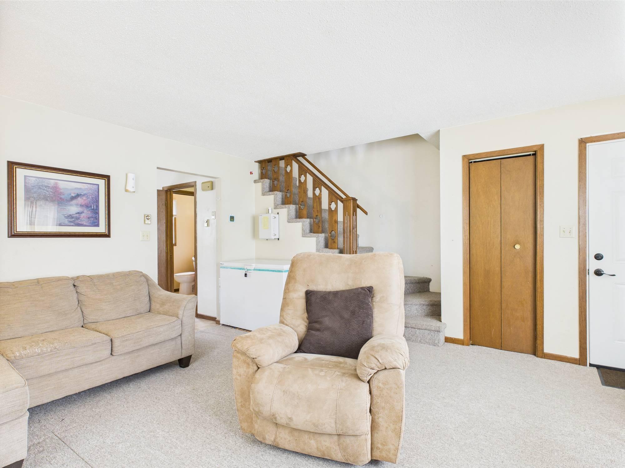 1983 triplex for sale at 37597 Lakeview Drive in Warroad, MN — 5 bed, 5 bath (photo 7 of 27)