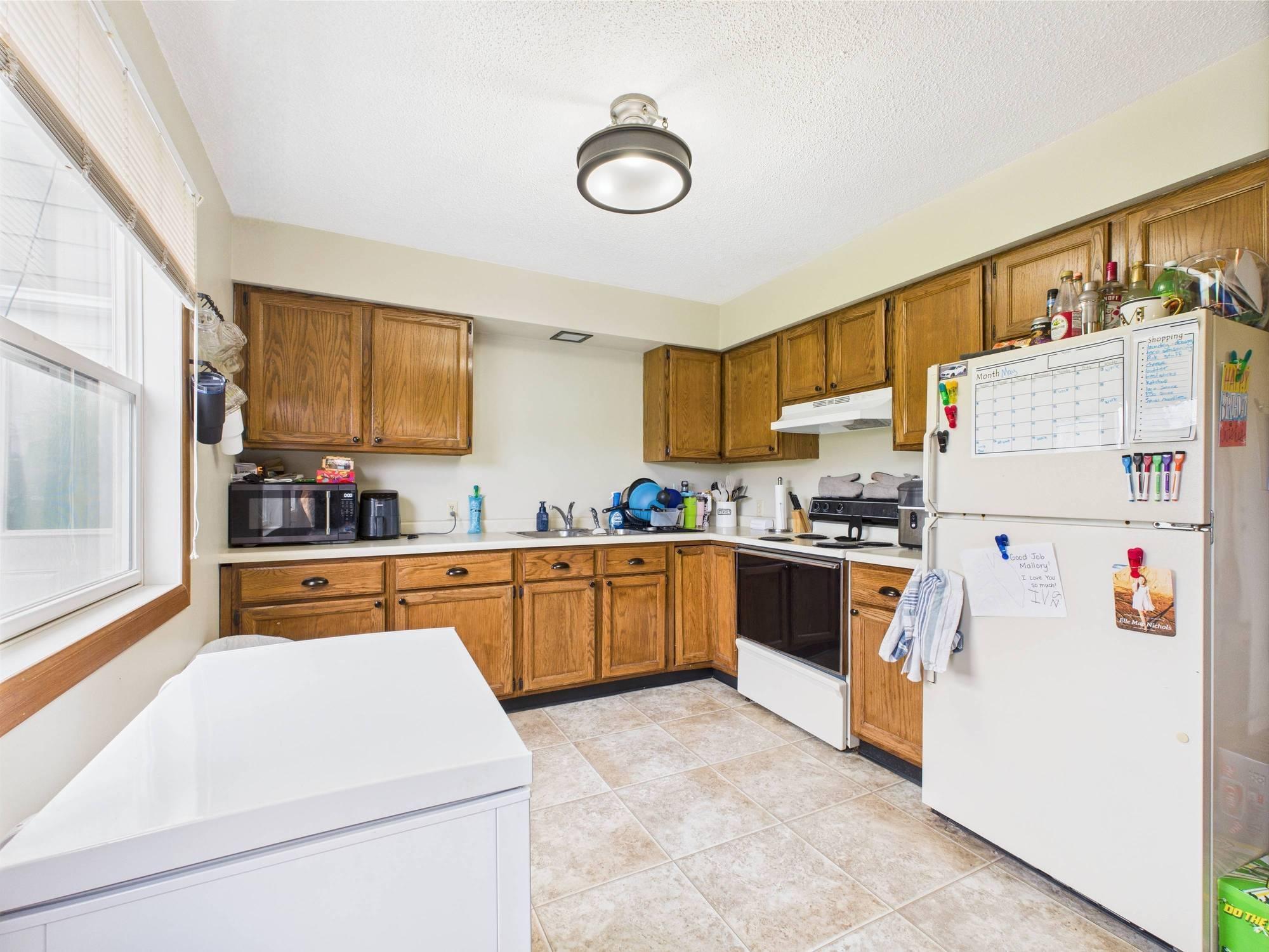 1983 triplex for sale at 37597 Lakeview Drive in Warroad, MN — 5 bed, 5 bath (photo 8 of 27)