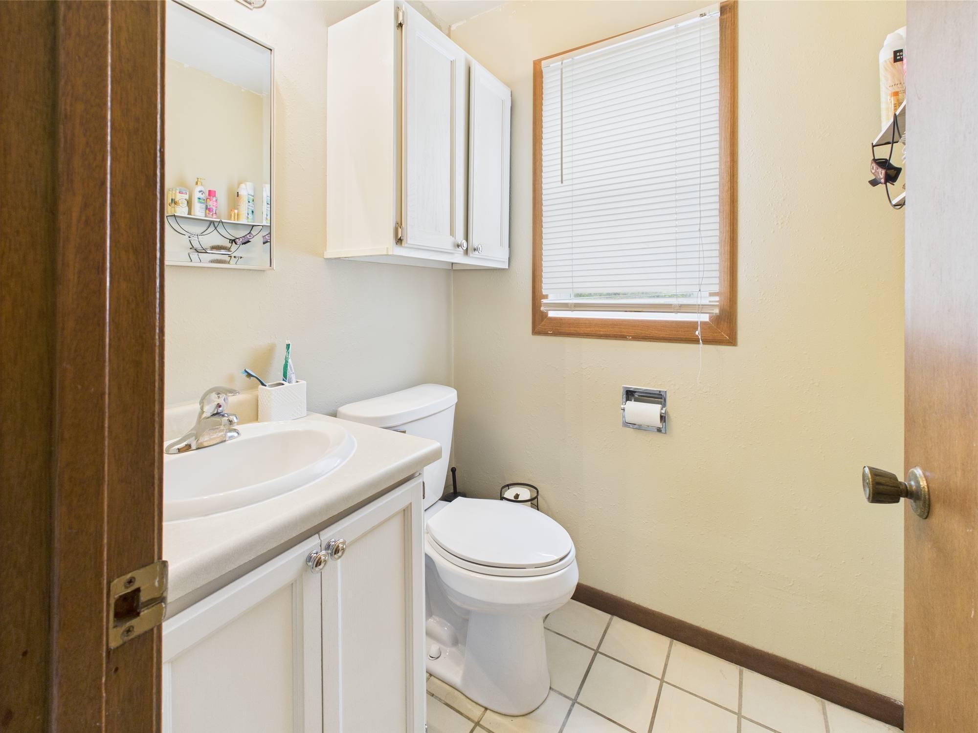 1983 triplex for sale at 37597 Lakeview Drive in Warroad, MN — 5 bed, 5 bath (photo 10 of 27)
