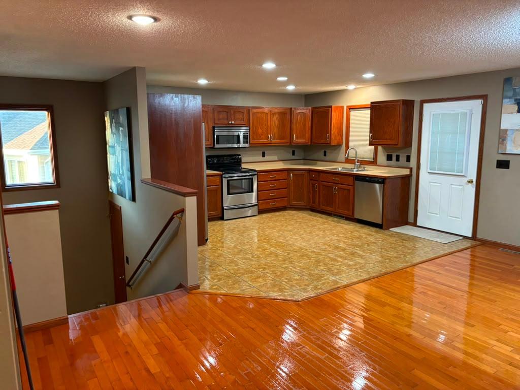 1058 Selkirk Circle, Grand Forks ND 58203 - Photo 4 of 22