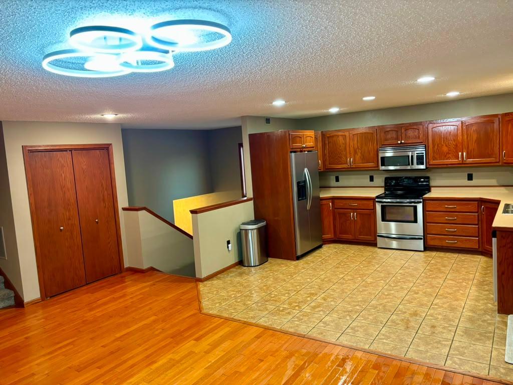 1058 Selkirk Circle, Grand Forks ND 58203 - Photo 5 of 22