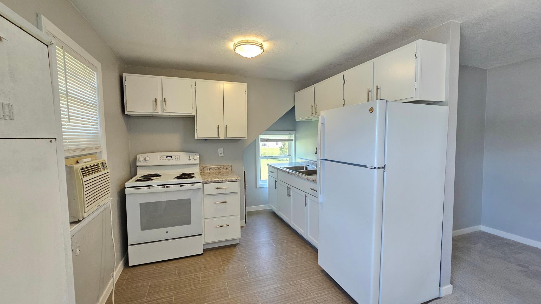 1950 home for sale at 104 5th Avenue S in Wahpeton, ND — 8 bed, 5 bath (photo 16 of 27)