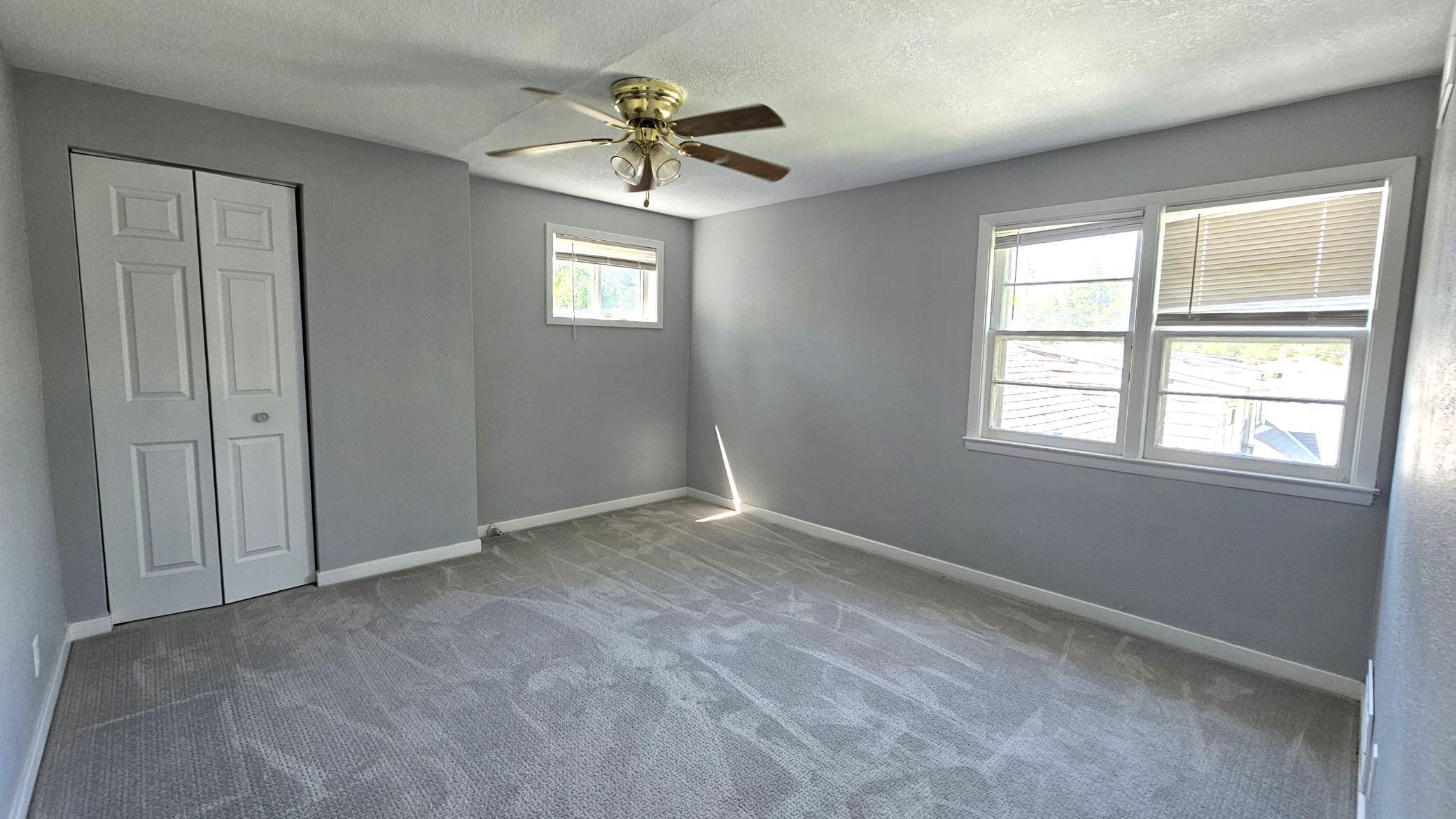 1950 home for sale at 104 5th Avenue S in Wahpeton, ND — 8 bed, 5 bath (photo 17 of 27)