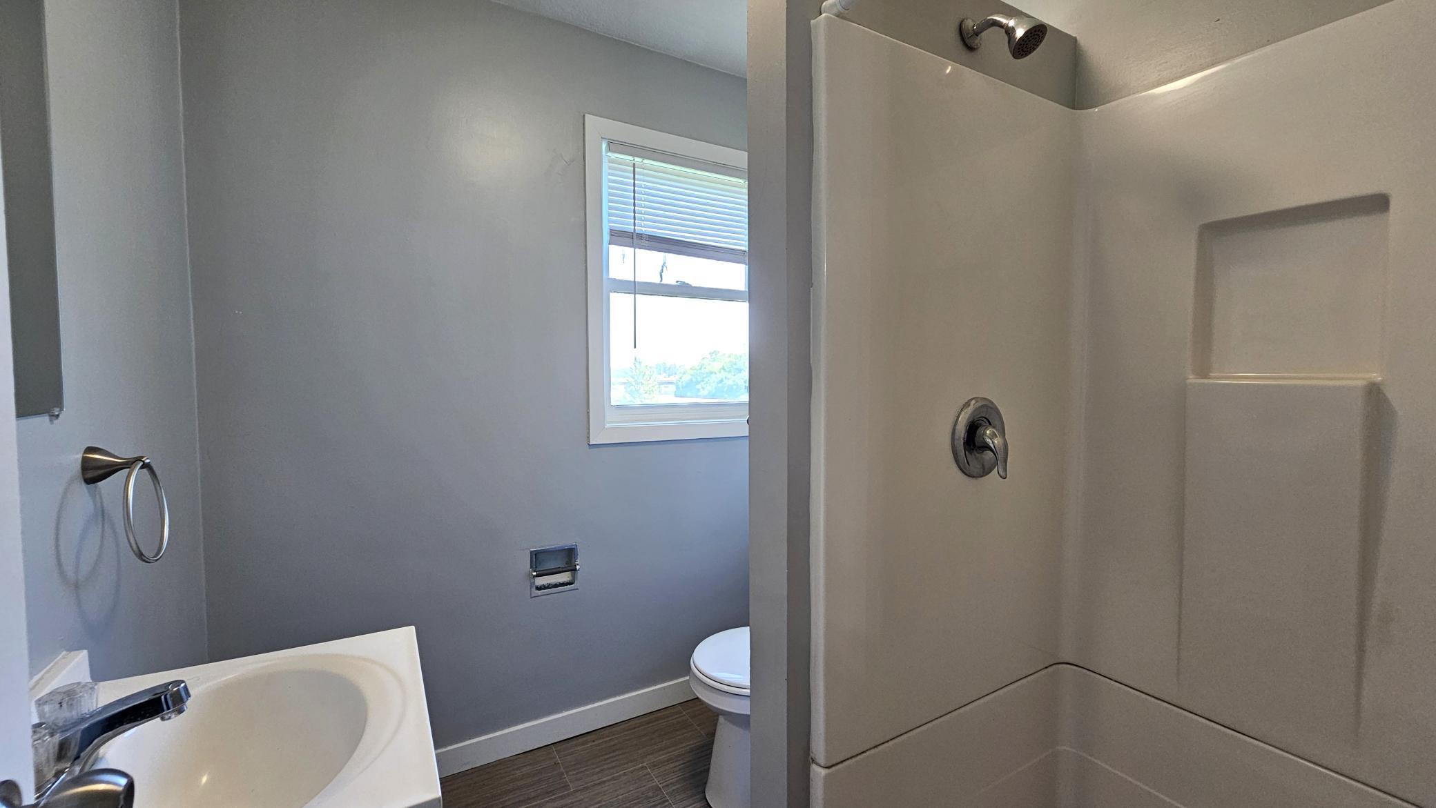 1950 home for sale at 104 5th Avenue S in Wahpeton, ND — 8 bed, 5 bath (photo 19 of 27)