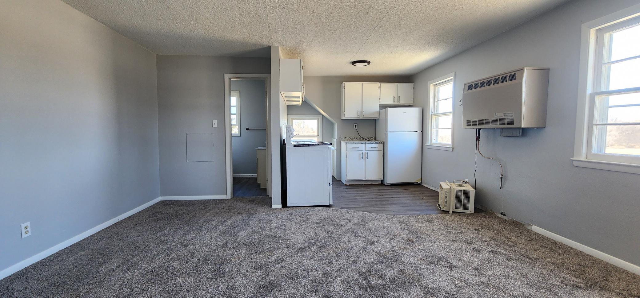 1950 home for sale at 104 5th Avenue S in Wahpeton, ND — 8 bed, 5 bath (photo 20 of 27)