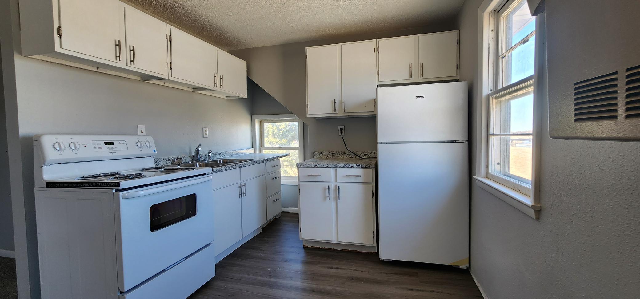 1950 home for sale at 104 5th Avenue S in Wahpeton, ND — 8 bed, 5 bath (photo 21 of 27)