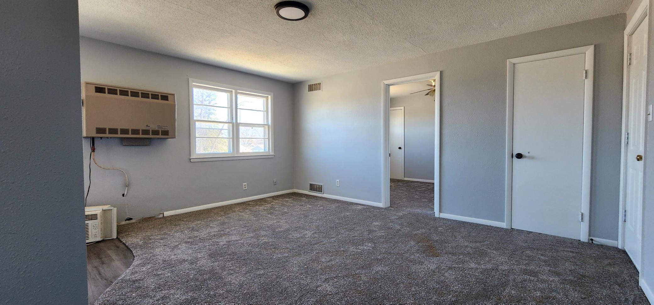 1950 home for sale at 104 5th Avenue S in Wahpeton, ND — 8 bed, 5 bath (photo 22 of 27)