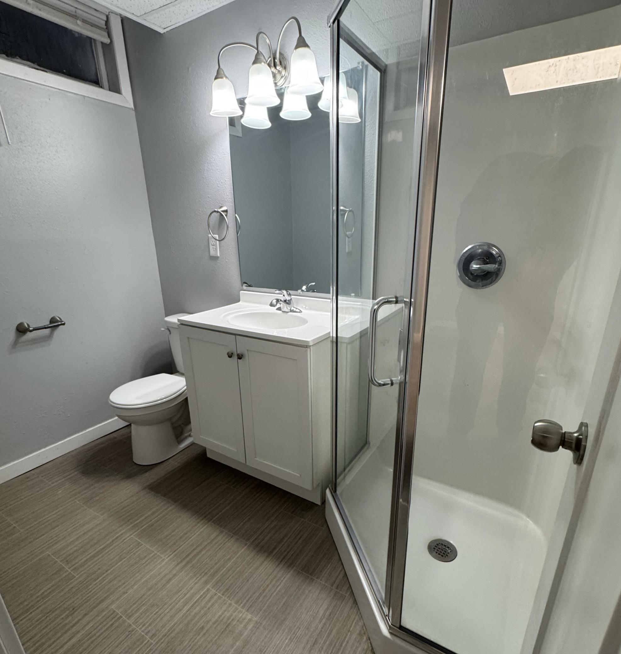 1950 home for sale at 104 5th Avenue S in Wahpeton, ND — 8 bed, 5 bath (photo 8 of 27)