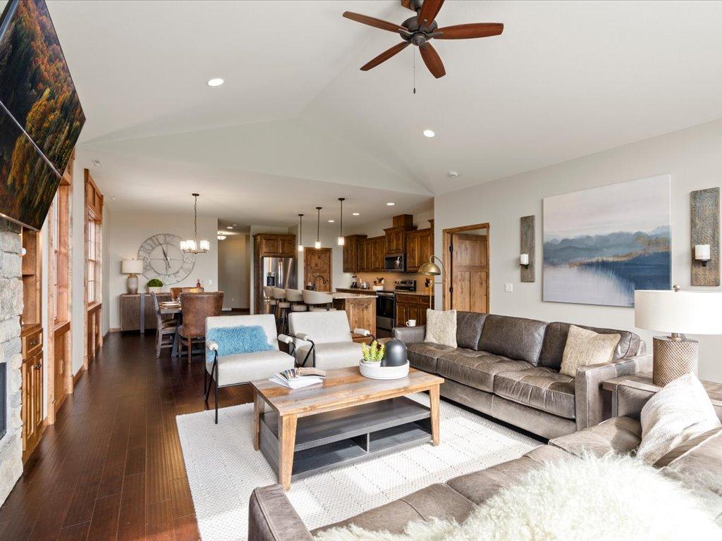 2025 townhouse for sale at 7868 Chickasaw Circle in Pequot Lakes, MN — 3 bed, 2 bath (photo 12 of 68)