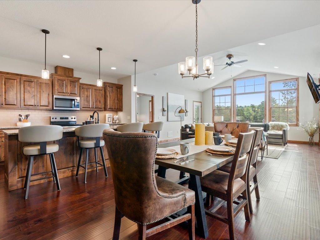 2025 townhouse for sale at 7868 Chickasaw Circle in Pequot Lakes, MN — 3 bed, 2 bath (photo 14 of 68)