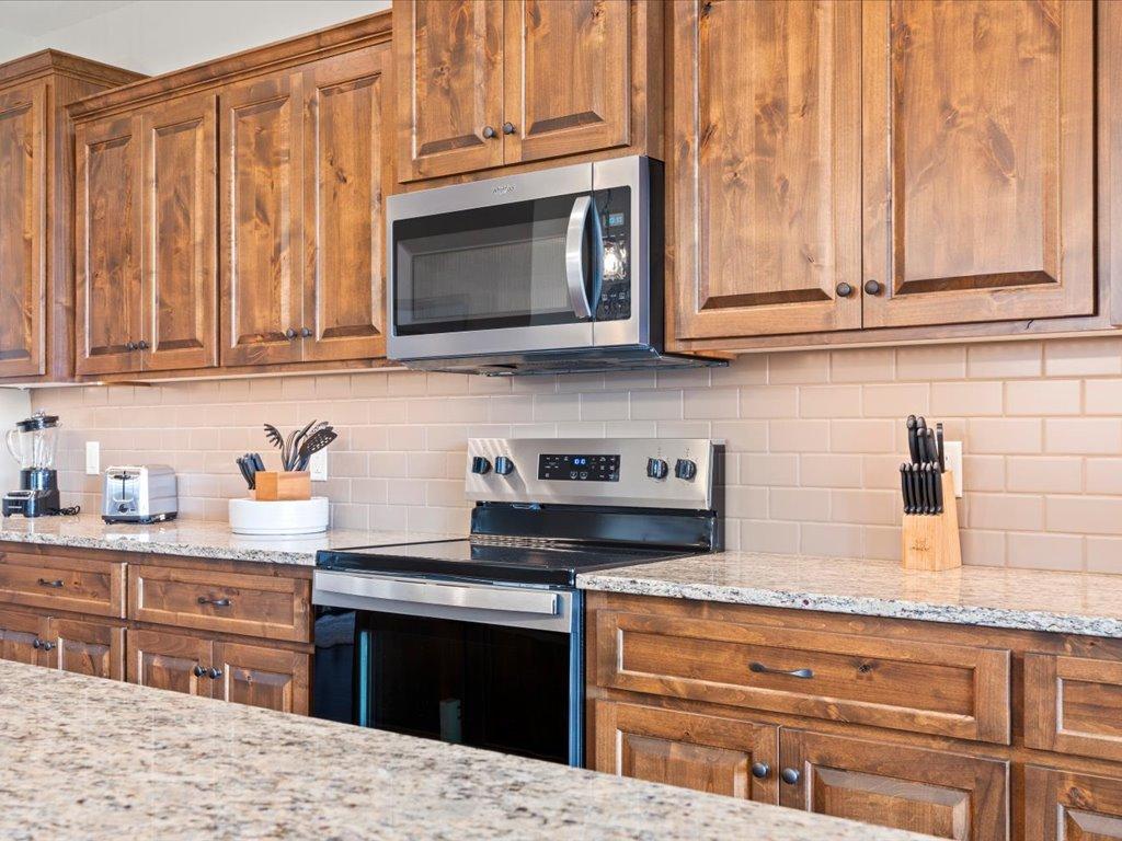 2025 townhouse for sale at 7868 Chickasaw Circle in Pequot Lakes, MN — 3 bed, 2 bath (photo 19 of 68)