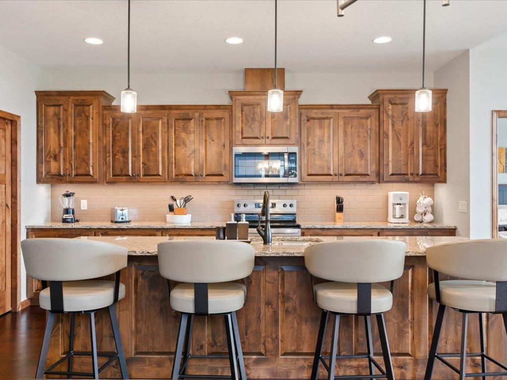 2025 townhouse for sale at 7868 Chickasaw Circle in Pequot Lakes, MN — 3 bed, 2 bath (photo 5 of 68)