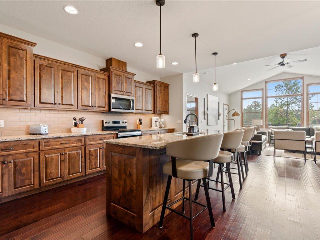 2025 townhouse for sale at 7868 Chickasaw Circle in Pequot Lakes, MN — 3 bed, 2 bath (photo 6 of 68)