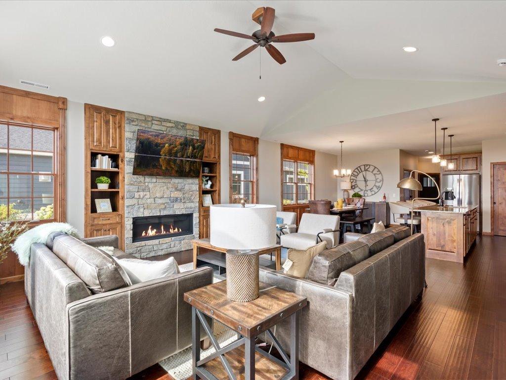 2025 townhouse for sale at 7868 Chickasaw Circle in Pequot Lakes, MN — 3 bed, 2 bath (photo 9 of 68)