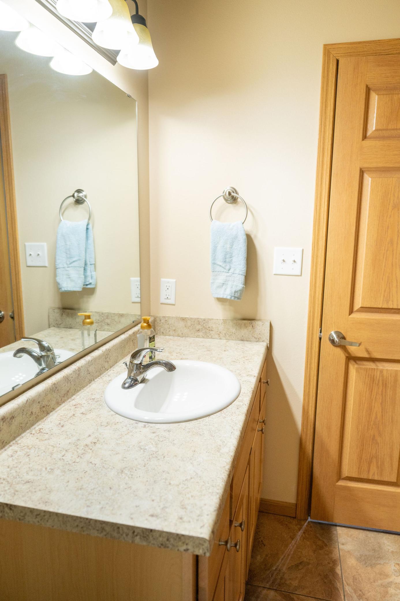 2013 condo for sale at 3434 28th Street S, Unit 234 in Fargo, ND — 2 bed, 2 bath (photo 20 of 41)
