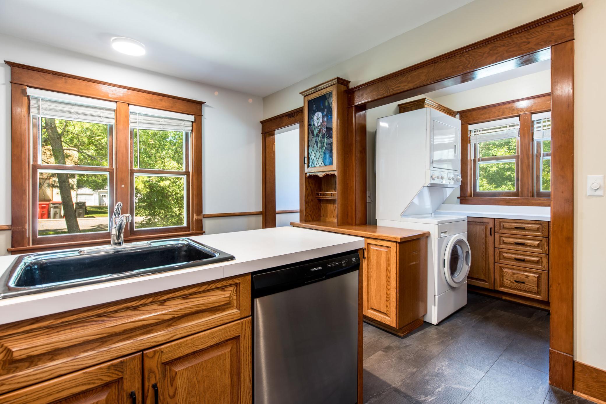 1921 single family home for sale at 305 8th Avenue E in Alexandria, MN — 3 bed, 2 bath (photo 14 of 34)