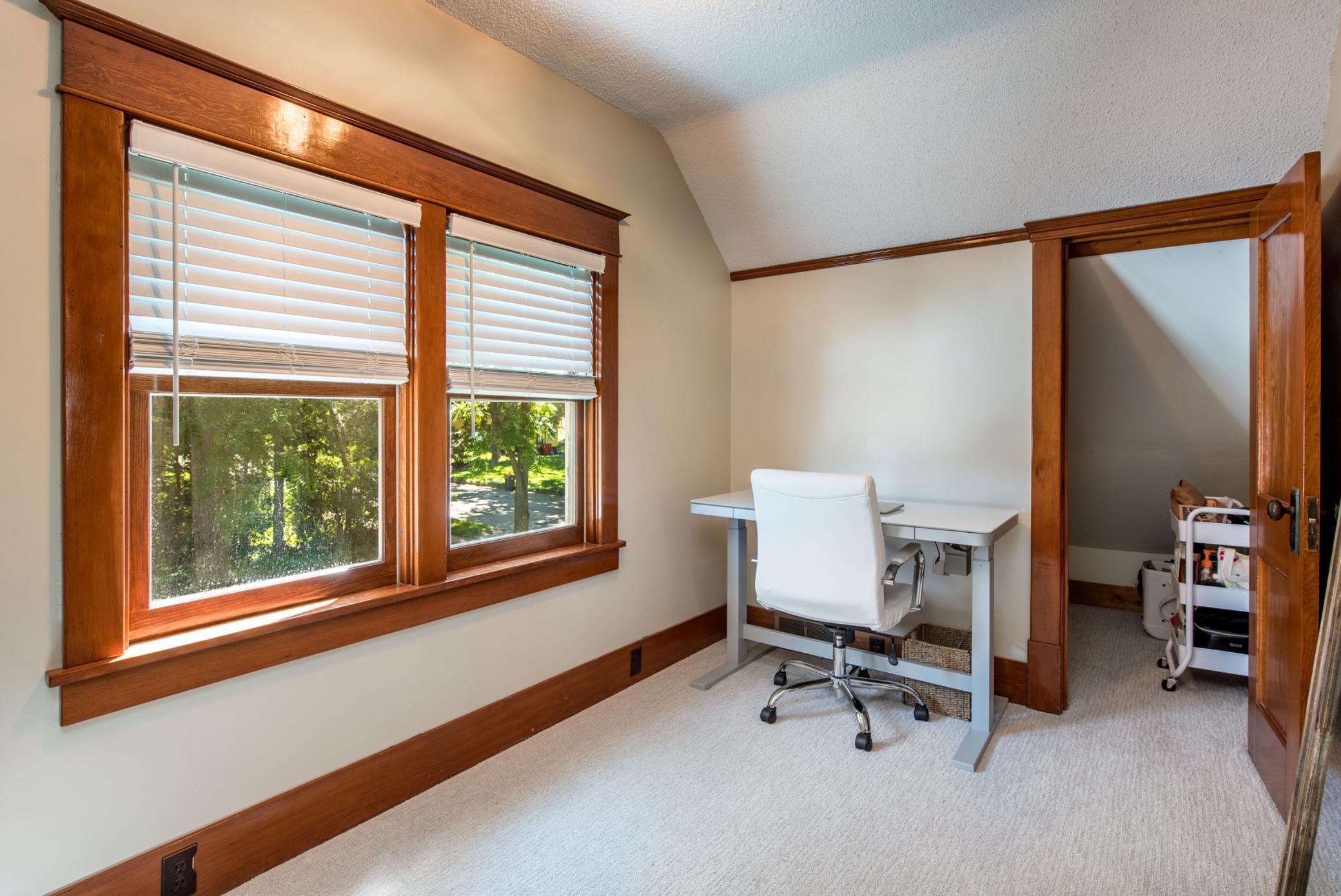 1921 single family home for sale at 305 8th Avenue E in Alexandria, MN — 3 bed, 2 bath (photo 22 of 34)