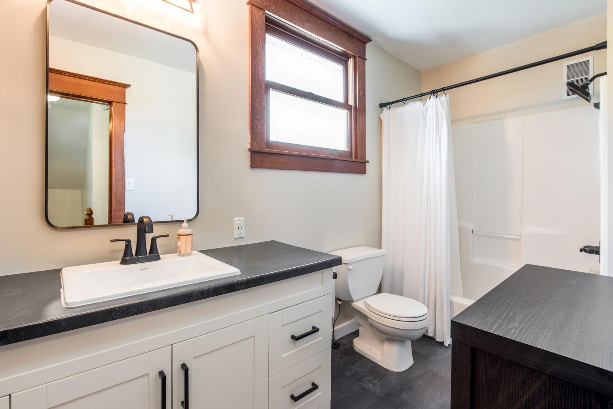 1921 single family home for sale at 305 8th Avenue E in Alexandria, MN — 3 bed, 2 bath (photo 23 of 34)