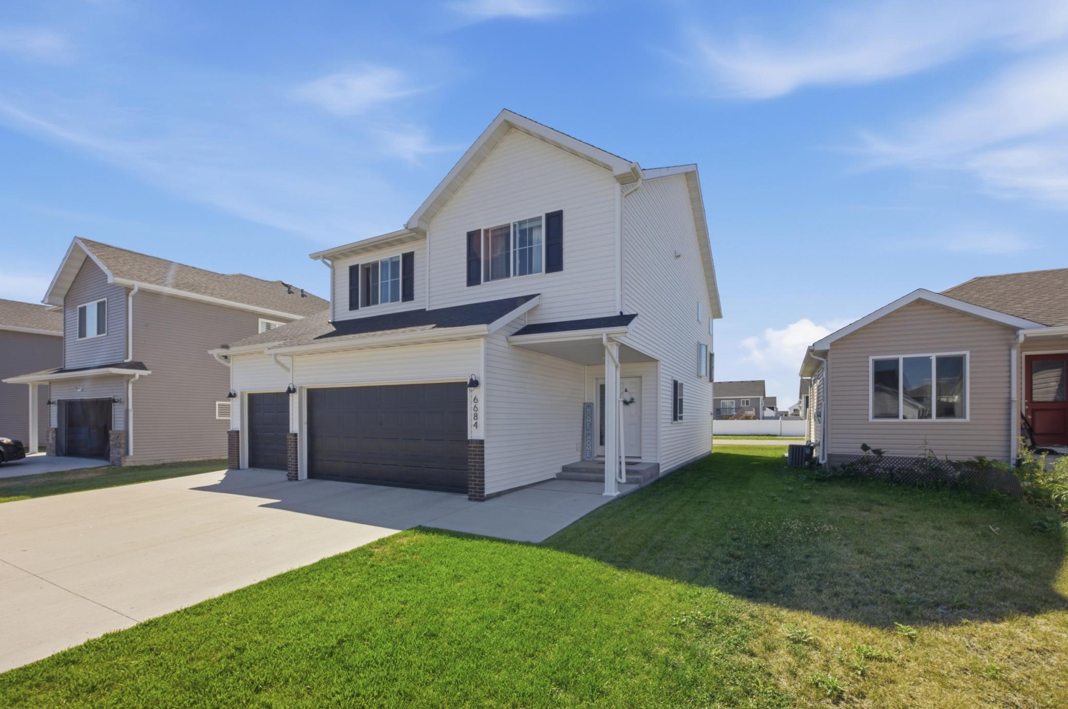 6684 Toronto Drive S, Fargo ND 58104 - Photo 2 of 34