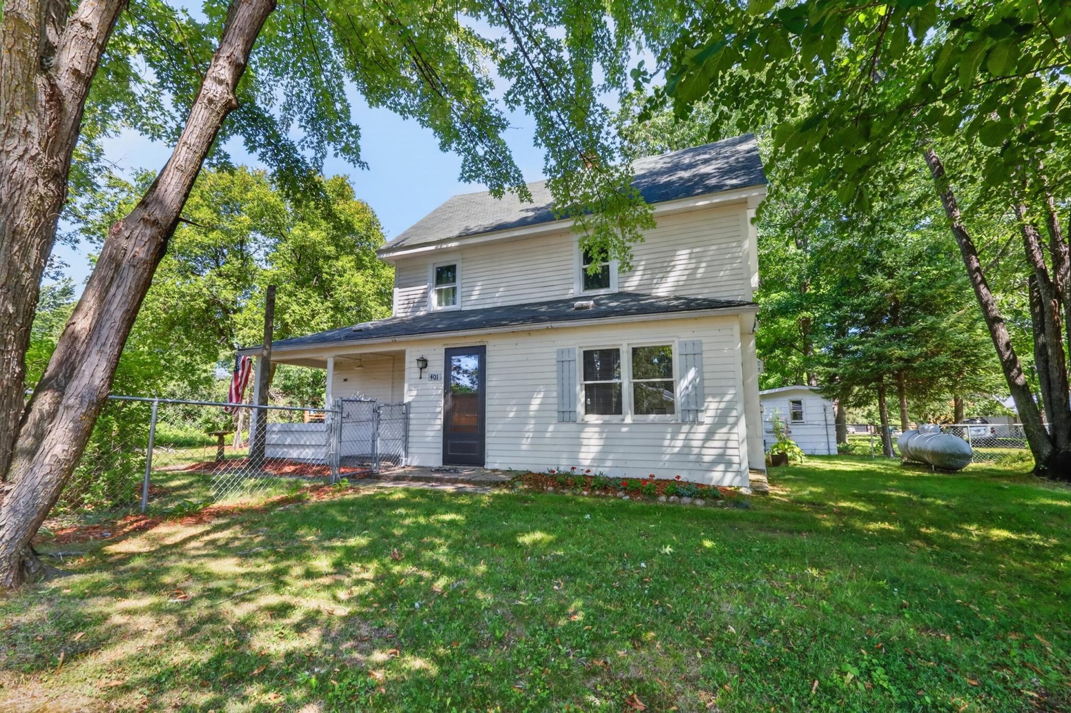 1913 single family home for sale at 401 Wright Street in Palisade, MN — 3 bed, 2 bath (photo 4 of 27)