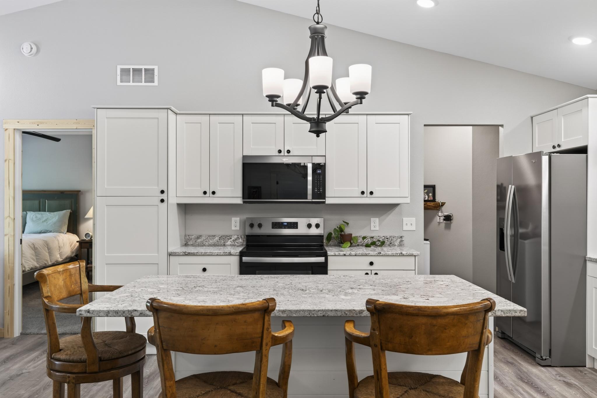 2025 single family home for sale at 7779 Scenic Overlook in Pequot Lakes, MN — 3 bed, 2 bath (photo 11 of 30)