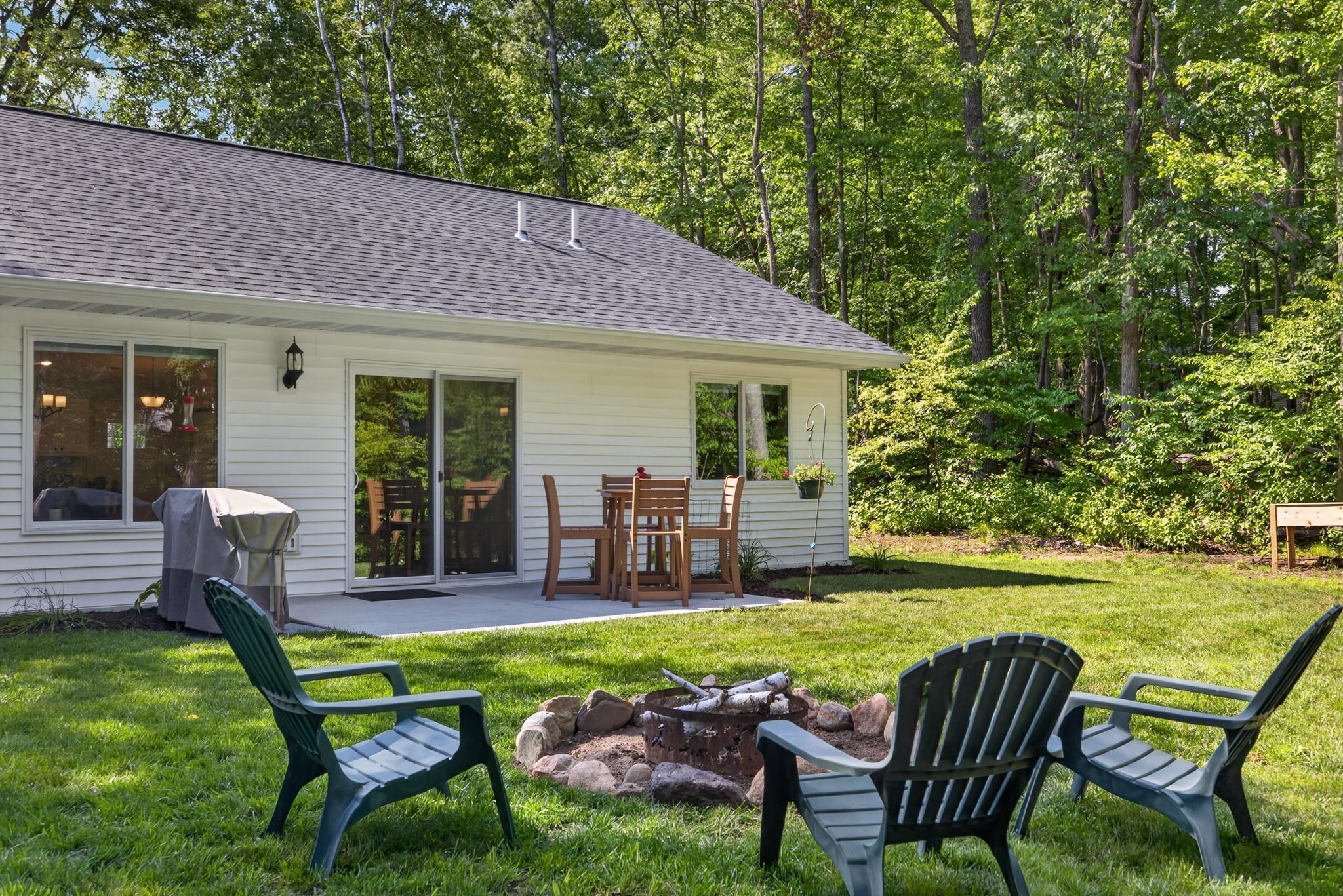 2025 single family home for sale at 7779 Scenic Overlook in Pequot Lakes, MN — 3 bed, 2 bath (photo 3 of 30)