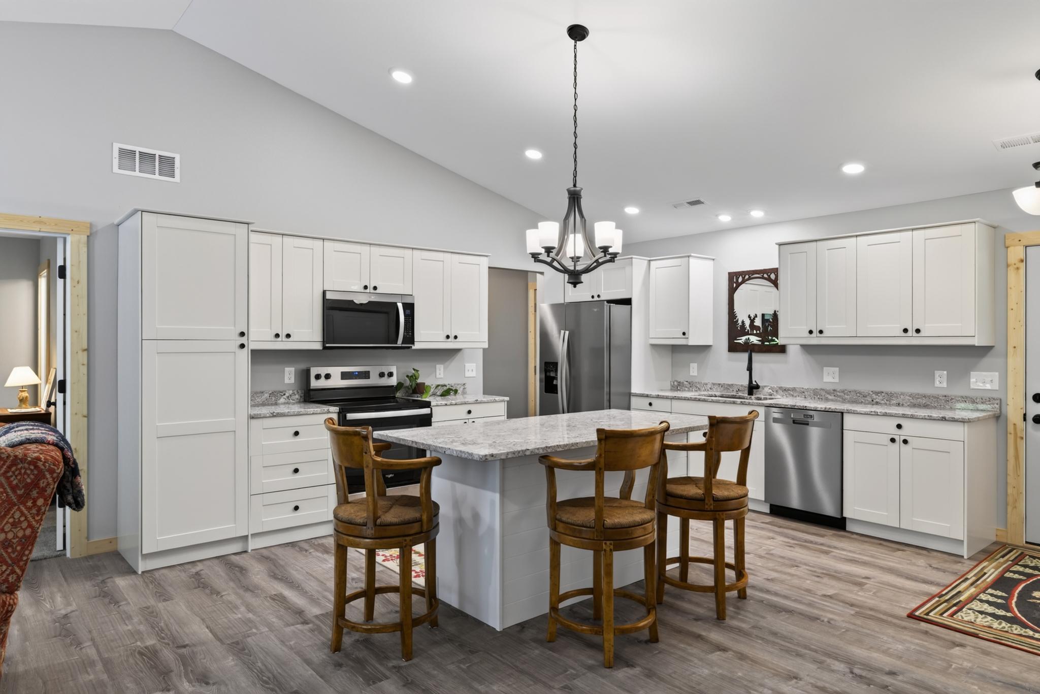 2025 single family home for sale at 7779 Scenic Overlook in Pequot Lakes, MN — 3 bed, 2 bath (photo 7 of 30)