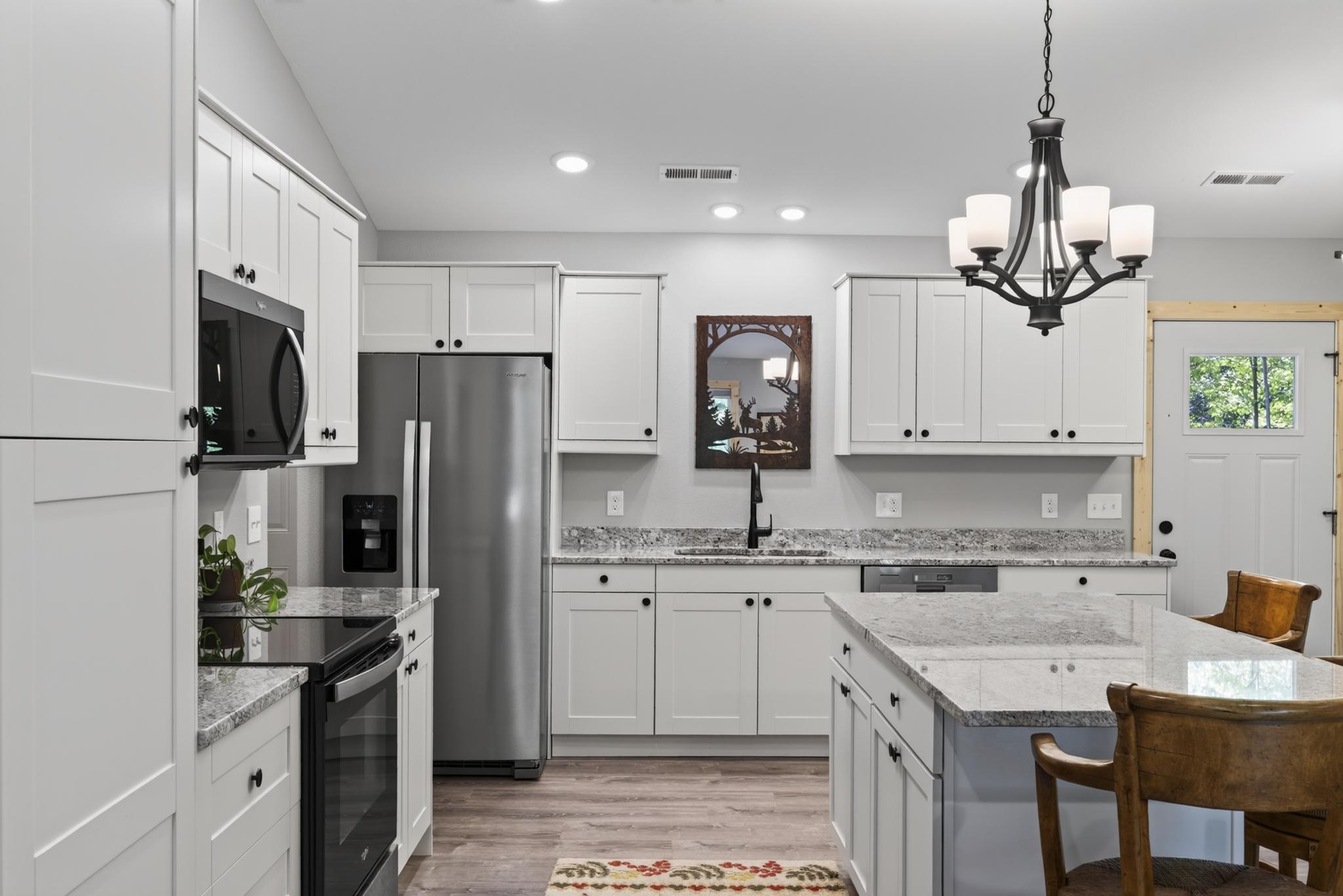 2025 single family home for sale at 7779 Scenic Overlook in Pequot Lakes, MN — 3 bed, 2 bath (photo 8 of 30)