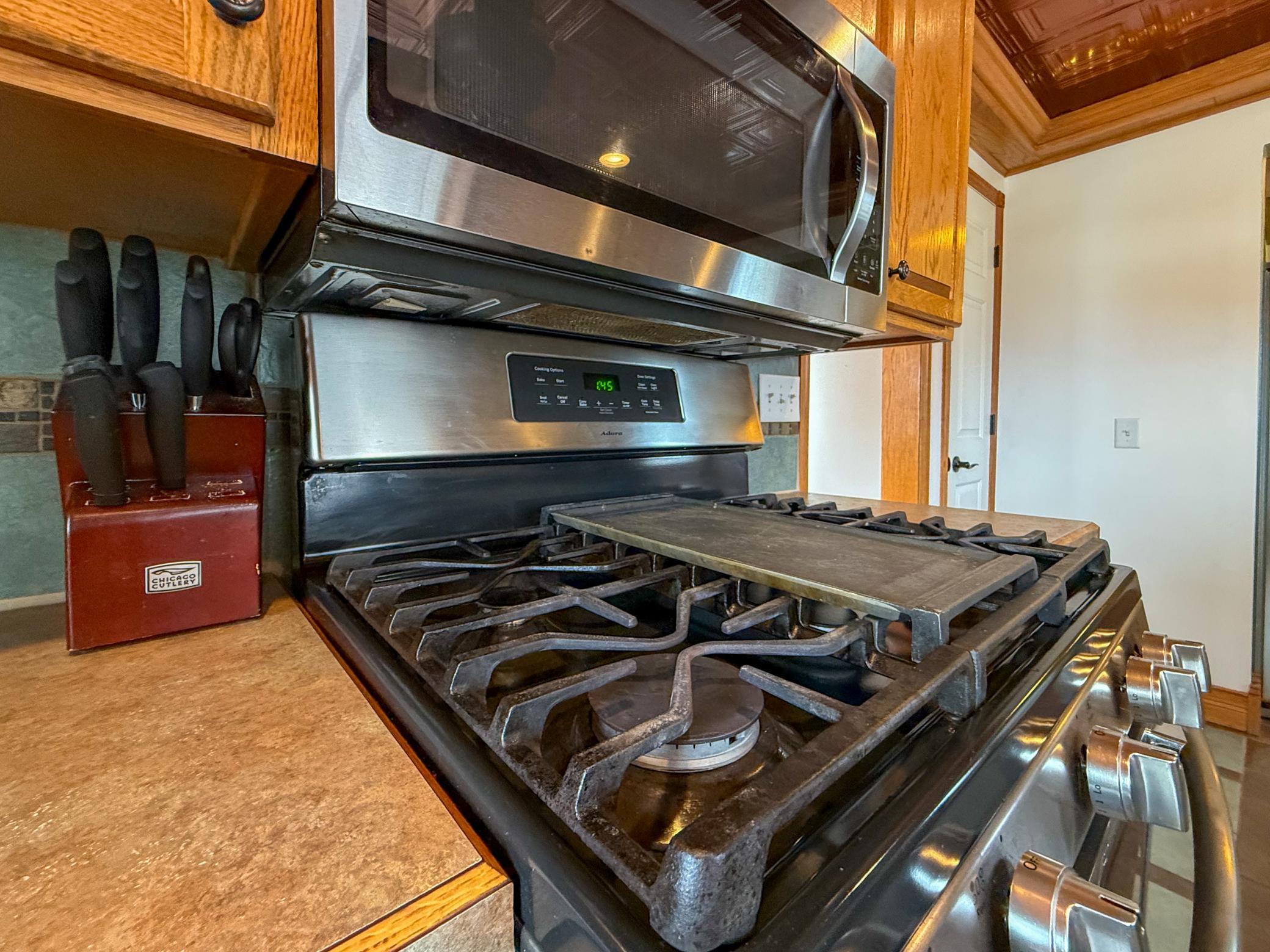 1956 single family home for sale at 807 21st Street NW in Bemidji, MN — 2 bed, 2 bath (photo 11 of 48)