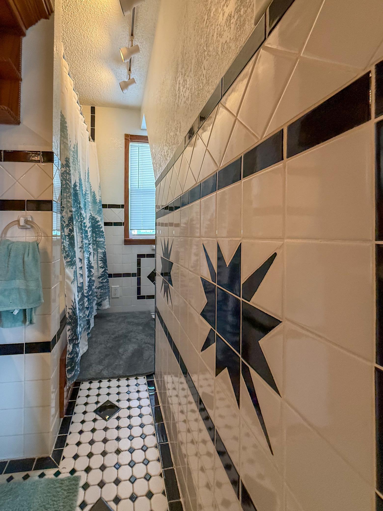 1956 single family home for sale at 807 21st Street NW in Bemidji, MN — 2 bed, 2 bath (photo 19 of 48)