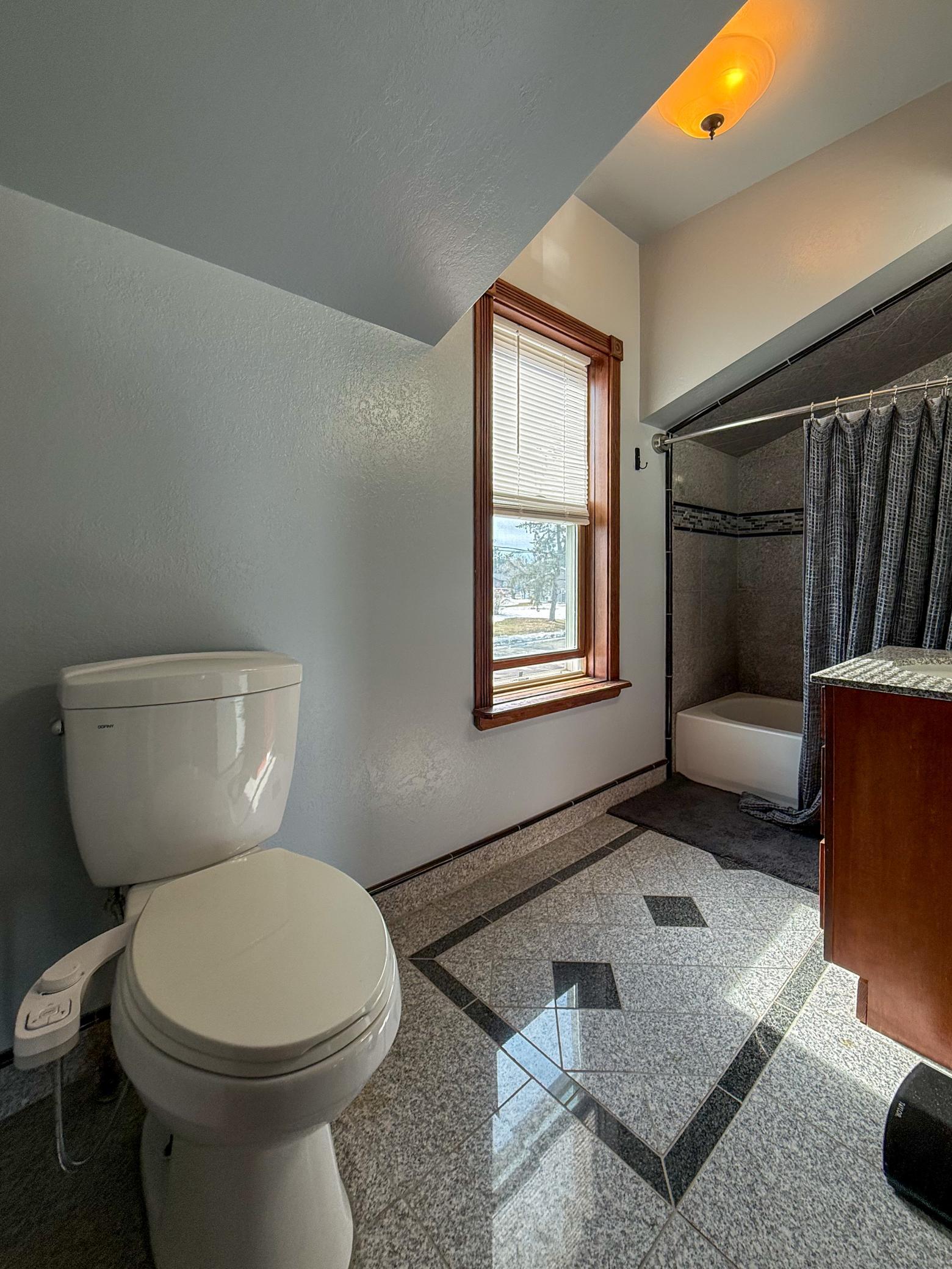 1956 single family home for sale at 807 21st Street NW in Bemidji, MN — 2 bed, 2 bath (photo 25 of 48)
