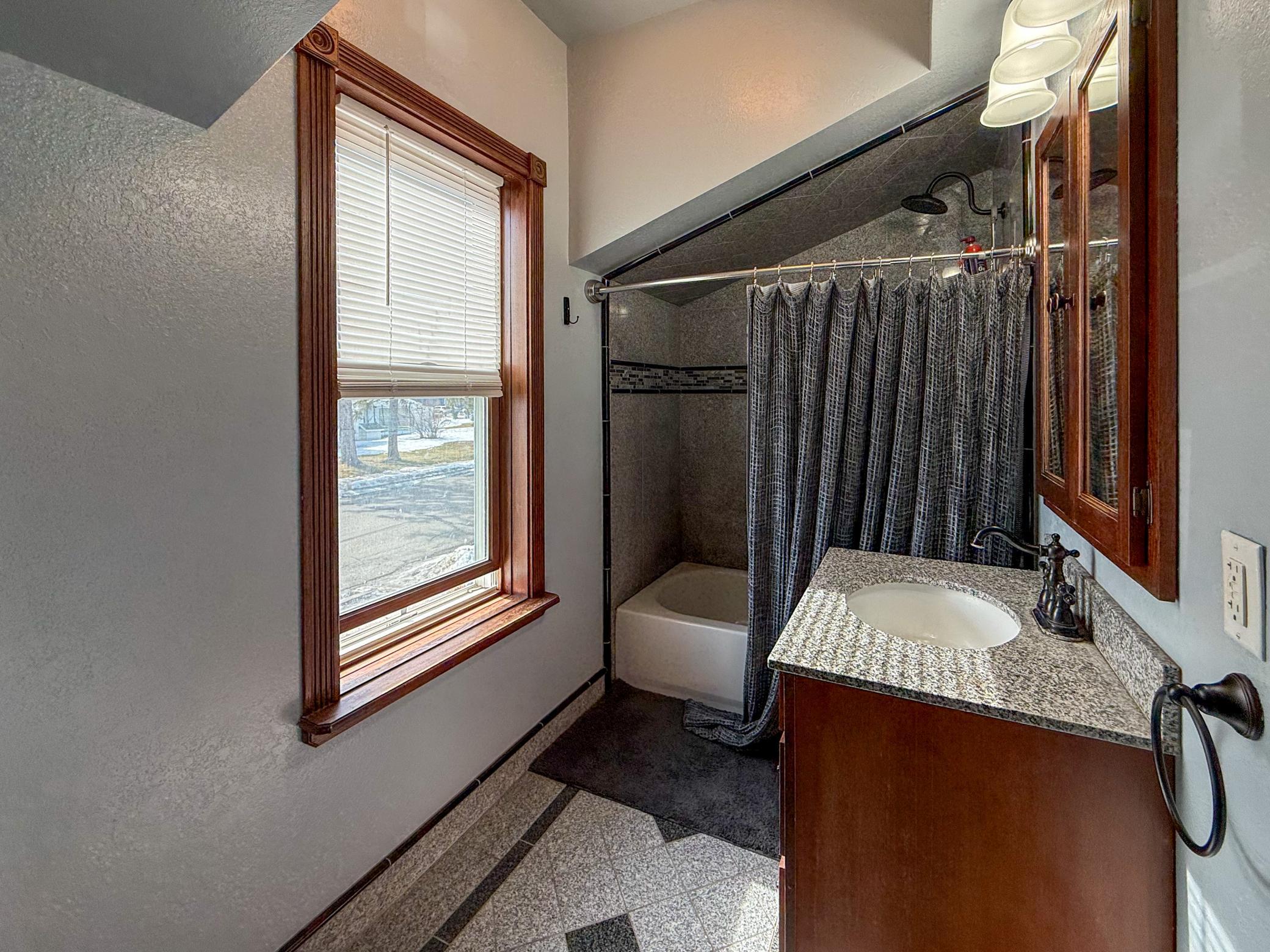 1956 single family home for sale at 807 21st Street NW in Bemidji, MN — 2 bed, 2 bath (photo 26 of 48)