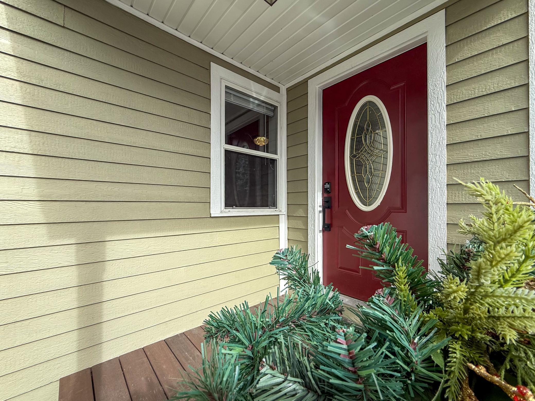 1956 single family home for sale at 807 21st Street NW in Bemidji, MN — 2 bed, 2 bath (photo 4 of 48)