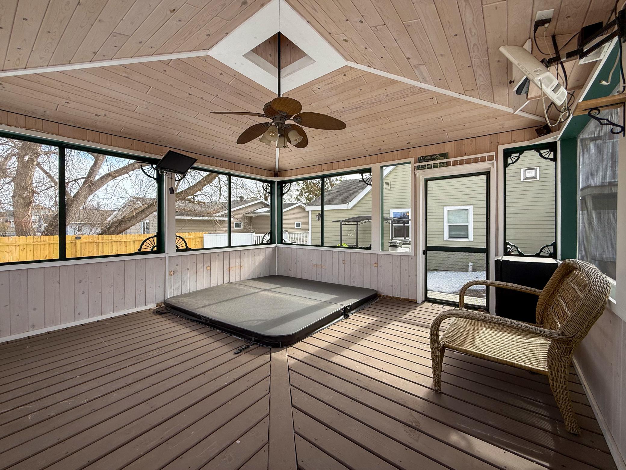 1956 single family home for sale at 807 21st Street NW in Bemidji, MN — 2 bed, 2 bath (photo 32 of 48)