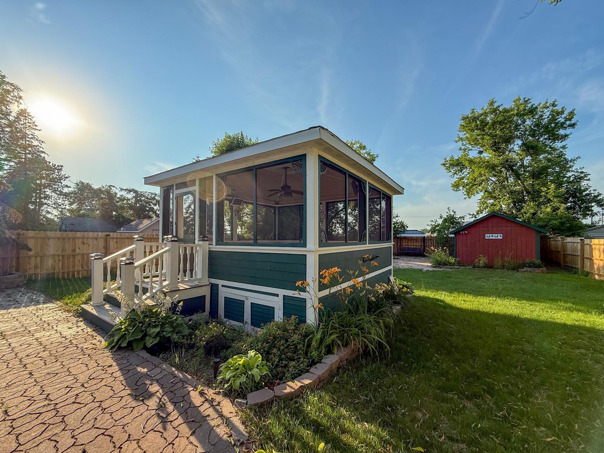 1956 single family home for sale at 807 21st Street NW in Bemidji, MN — 2 bed, 2 bath (photo 34 of 48)