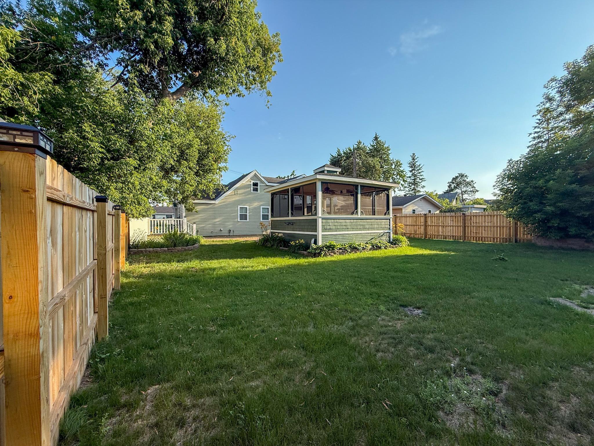 1956 single family home for sale at 807 21st Street NW in Bemidji, MN — 2 bed, 2 bath (photo 37 of 48)