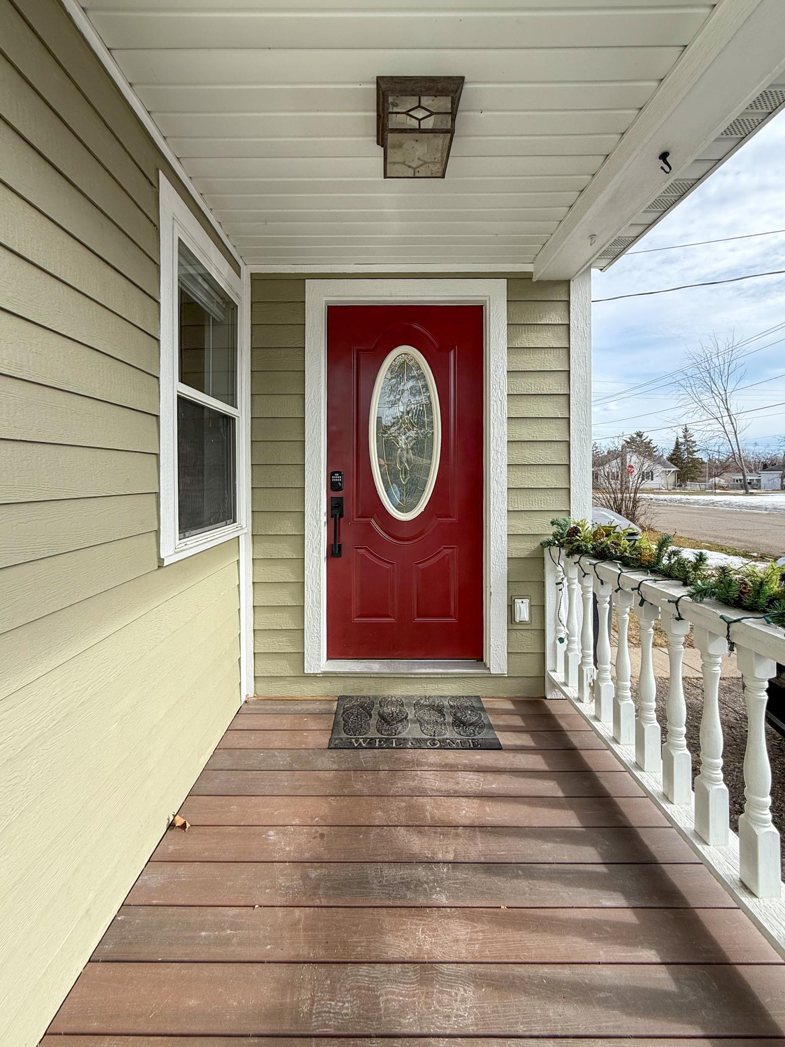 1956 single family home for sale at 807 21st Street NW in Bemidji, MN — 2 bed, 2 bath (photo 5 of 48)