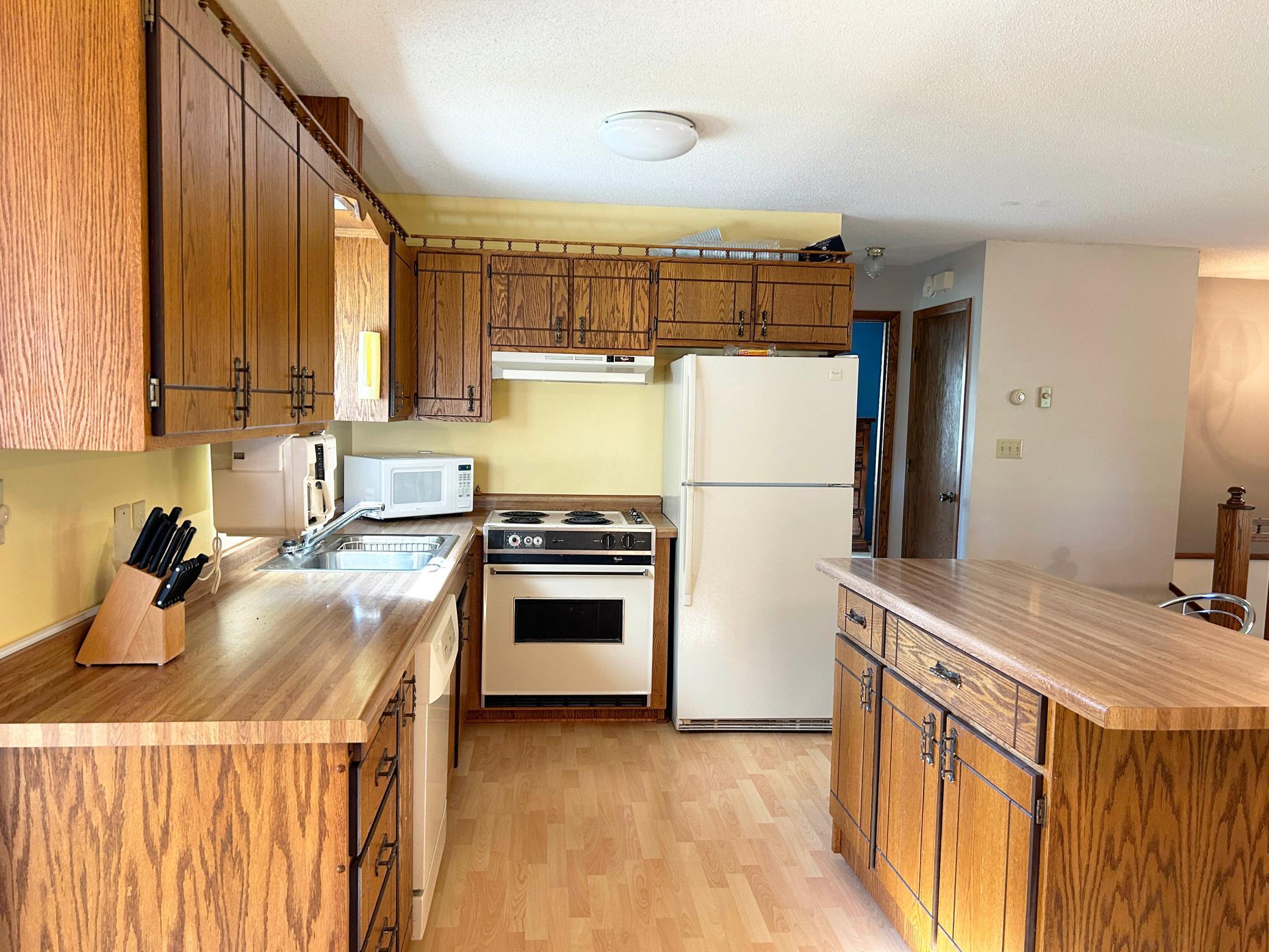 1983 single family home for sale at 16542 329th Avenue in Isle, MN — 2 bed, 2 bath (photo 13 of 32)