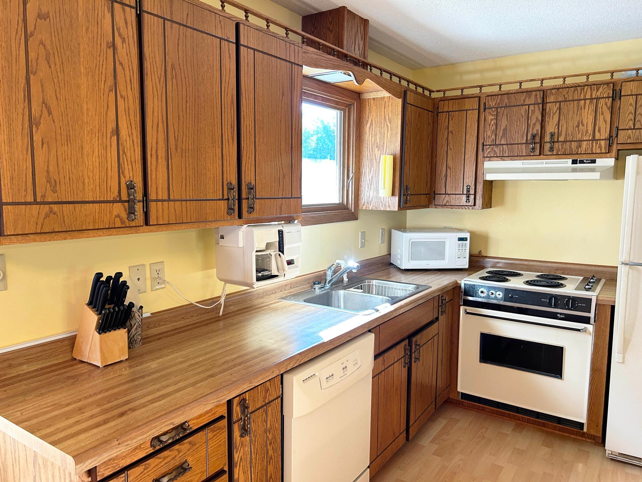 1983 single family home for sale at 16542 329th Avenue in Isle, MN — 2 bed, 2 bath (photo 14 of 32)