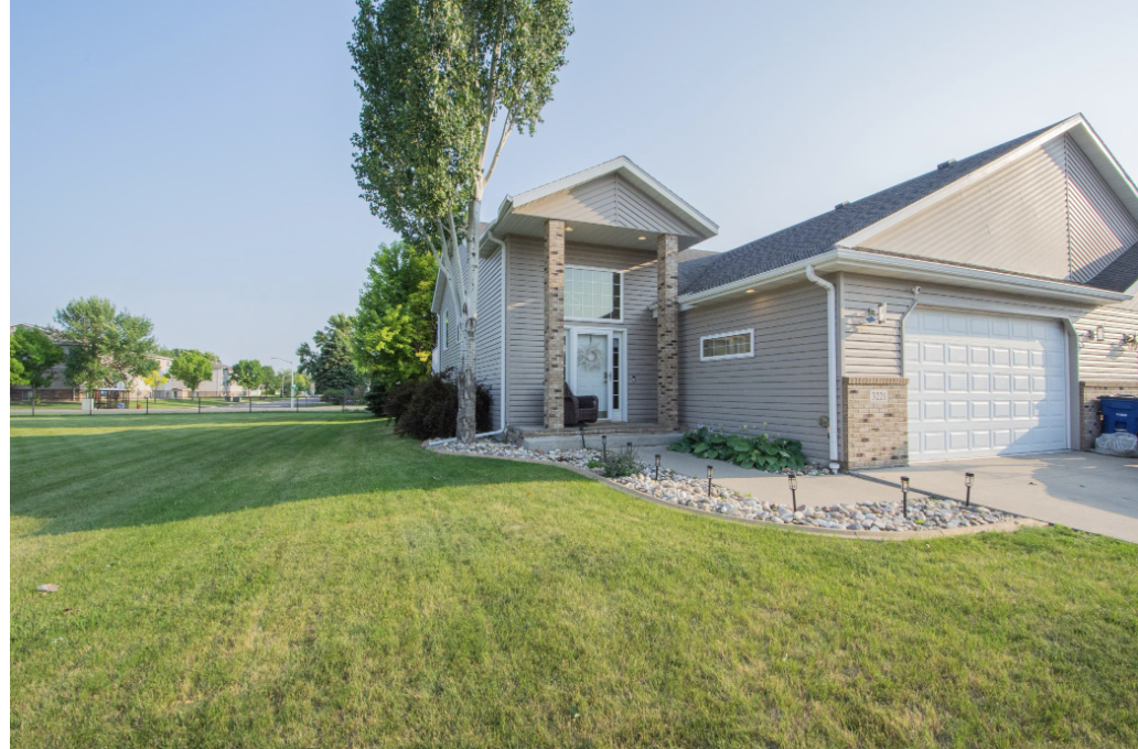 3221 11th Avenue S, Moorhead MN 56560 - Photo 2 of 11