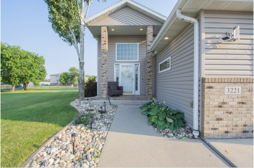 3221 11th Avenue S, Moorhead MN 56560 - Photo 3 of 11