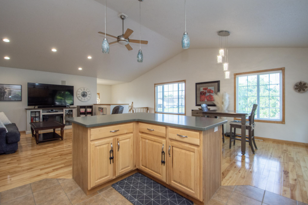 3221 11th Avenue S, Moorhead MN 56560 - Photo 10 of 11