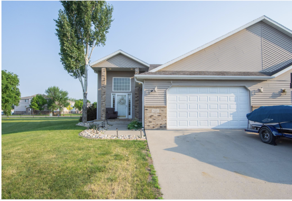 2005 twin home for sale at 3221 11th Avenue S in Moorhead, MN — 3 bed, 2 bath