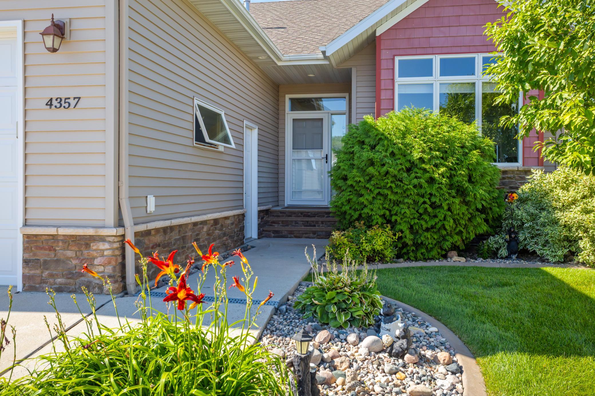 4357 Coventry Drive S, Fargo ND 58104 - Photo 2 of 67