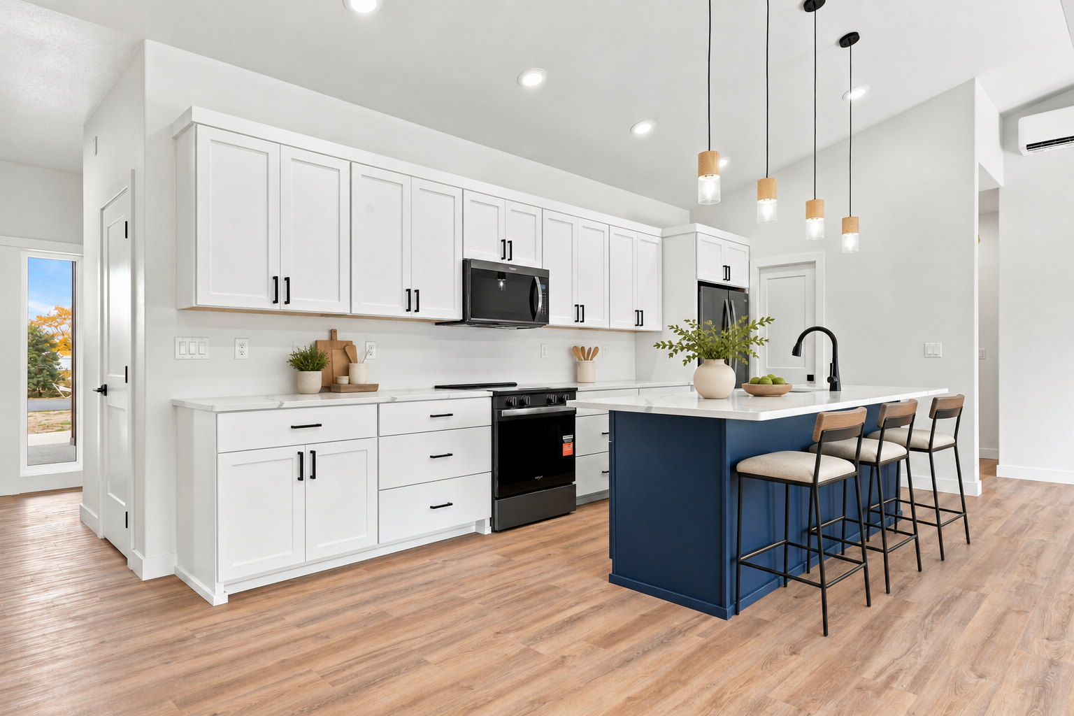 2026 single family home for sale at 20639 County Highway 21 in Detroit Lakes, MN — 3 bed, 3 bath (photo 5 of 49)