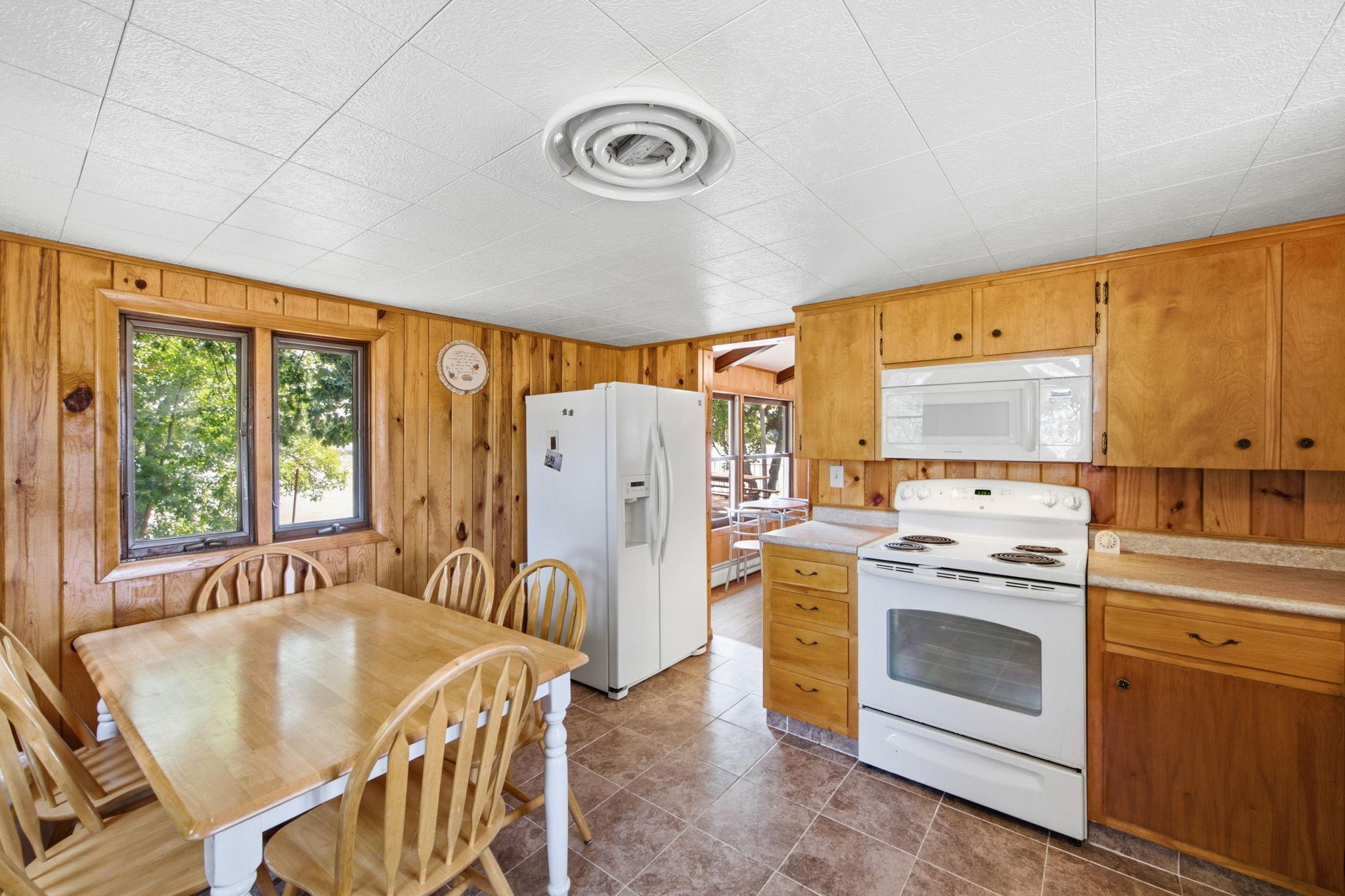 1954 single family home for sale at 32492 355th Avenue in Aitkin, MN — 4 bed, 2 bath (photo 8 of 47)