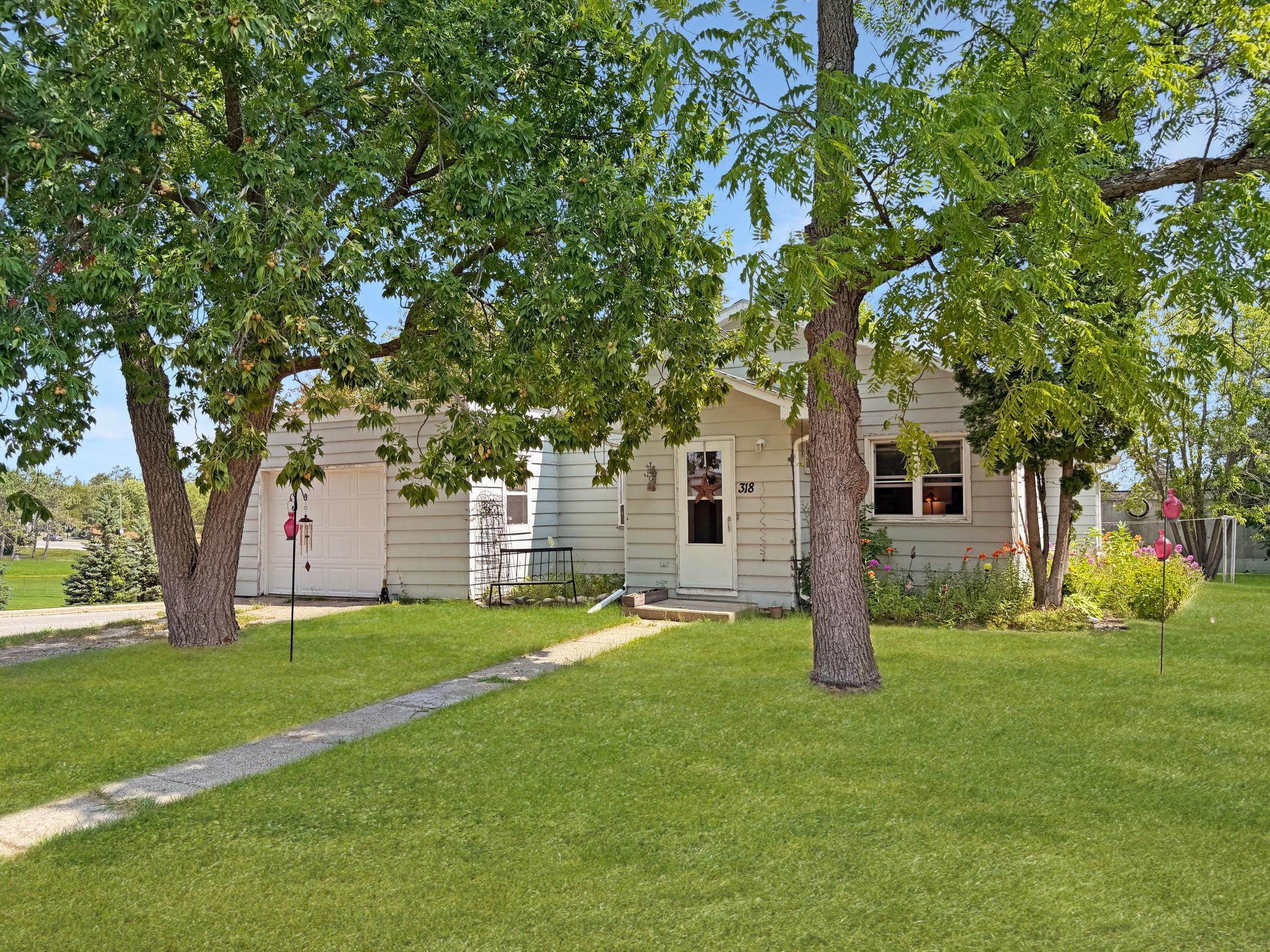 1915 single family home for sale at 318 Clearwater Avenue NW in Bagley, MN — 2 bed, 2 bath (photo 2 of 21)