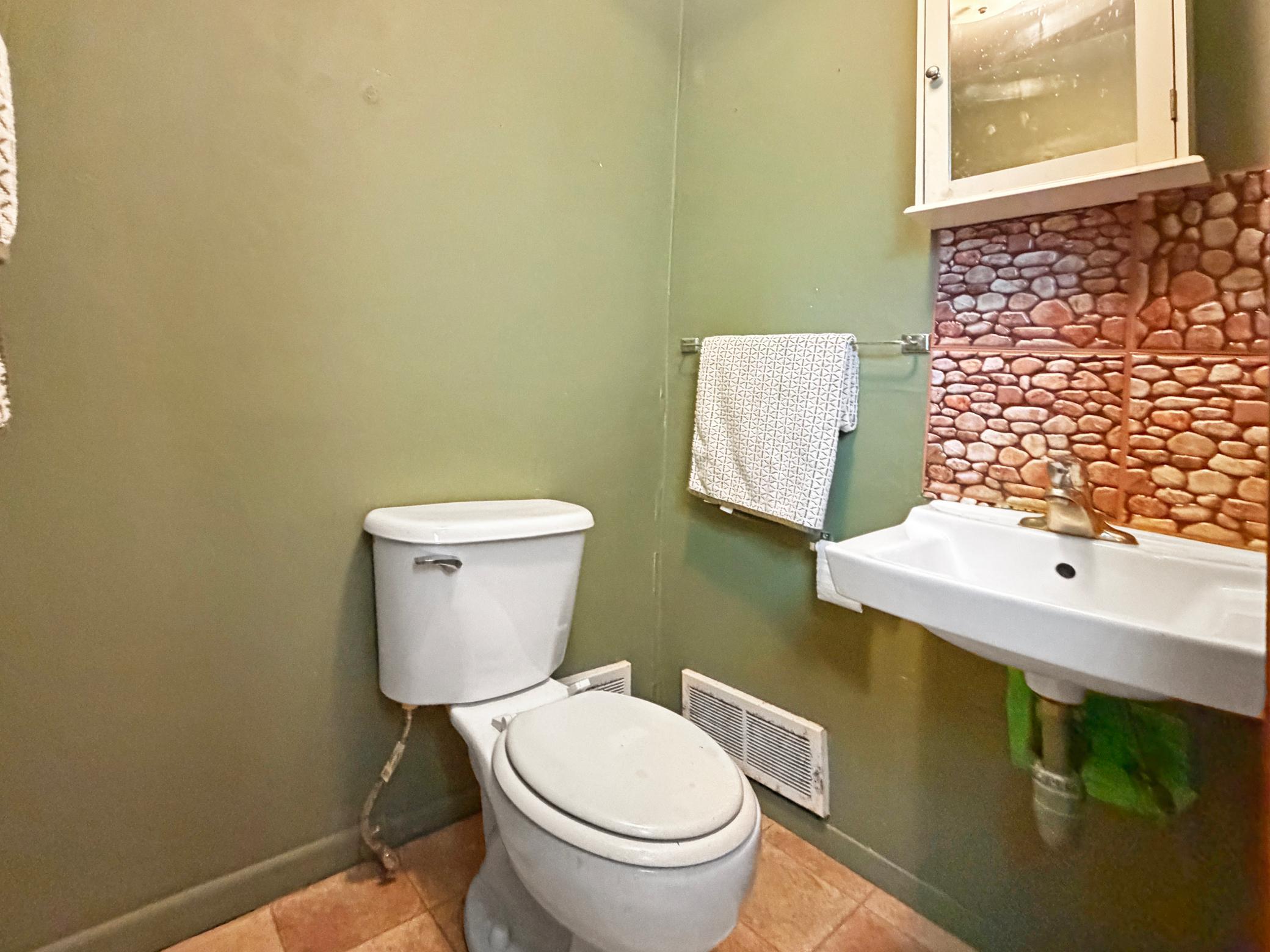 1915 single family home for sale at 318 Clearwater Avenue NW in Bagley, MN — 2 bed, 2 bath (photo 12 of 21)