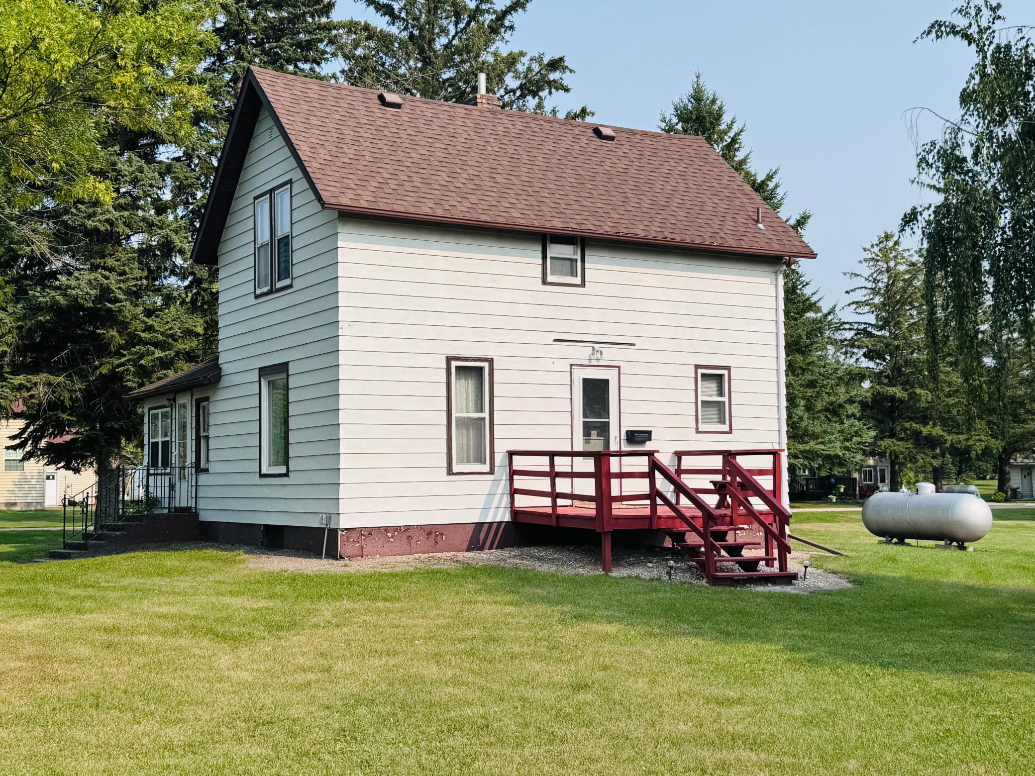 1920 single family home for sale at 185 Red Lake Avenue E in Plummer, MN — 4 bed, 1 bath (photo 2 of 30)